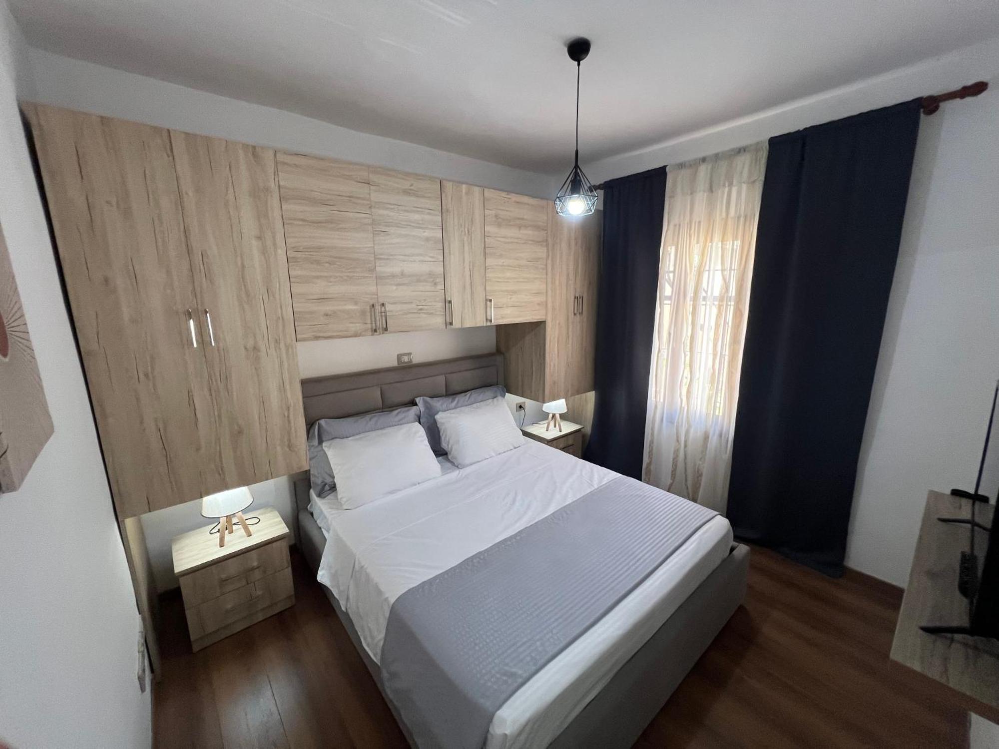 Vlora Guest House *